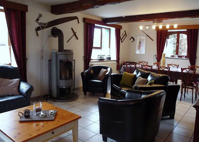 Cozy Family Home In Humain